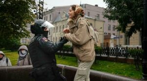 Ukraine-Krieg: „Der Protest hat ein weibliches Gesicht“ – Wie Russlands Frauen gegen Putin kämpfen