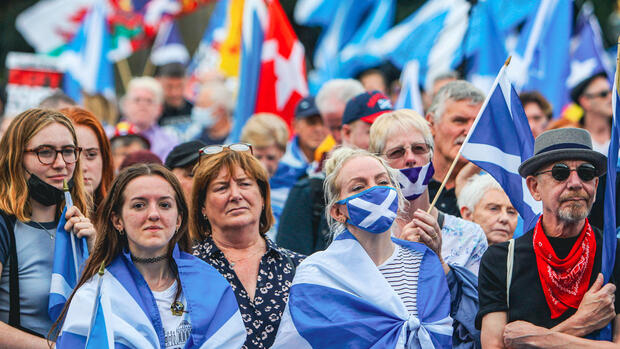 Austritt Schottlands: Schottland: Regierung will Unabhängigkeitsreferendum durchsetzen
