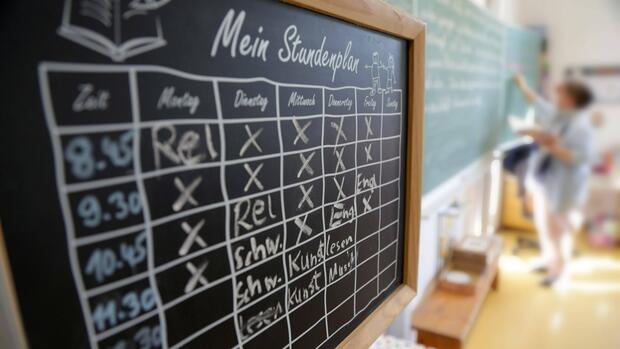 Bildung: Startchancen-Programm: Stark-Watzinger will 4000 Schulen mit vielen sozial schwachen Kindern fördern