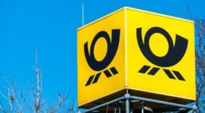 Tarifverhandlungen: Deutsche Post-Aktie gibt ab: Verdi fordert in Tarifverhandlungen 15 Prozent mehr Lohn