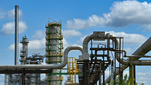 Energieversorgung: Raffinerie Schwedt erhält erstmals Rohöl über Polen
