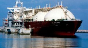 Flüssiggas-Transport: Immer mehr LNG-Tanker stauen sich vor der Küste – weil Europa Gasmarkt nicht funktioniert