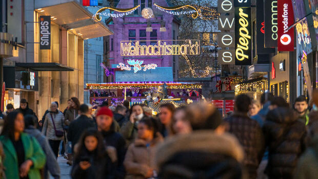 Gfk-Barometer: Kauflaune der Deutschen hellt sich vor Weihnachtsgeschäft leicht auf