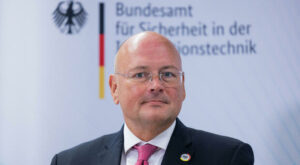 IT-Sicherheit: Innenministerin Faeser beruft BSI-Chef Schönbohm ab