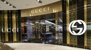 Nachfolge noch offen: Kering-Aktie dreht ins Plus: Gucci trennt sich wegen unterschiedlicher Vorstellungen von Chefdesigner Alessandro Michele