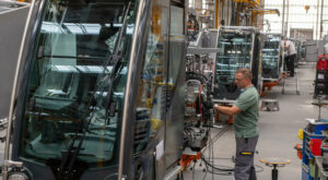 Konjunktur: Industrie stockt Belegschaft trotz Auftragsflaute auf – Autobranche reduziert Stellen