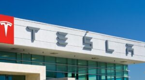 Value übernimmt das Kommando: Tesla-Aktionäre als Verlierer des Twitter-Deals: Tesla fällt hinter Berkshire Hathaway zurück