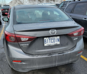 Custom license plate in Québec