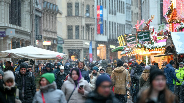 Handel: Weihnachtsgeschäft im Einzelhandel nimmt Fahrt auf