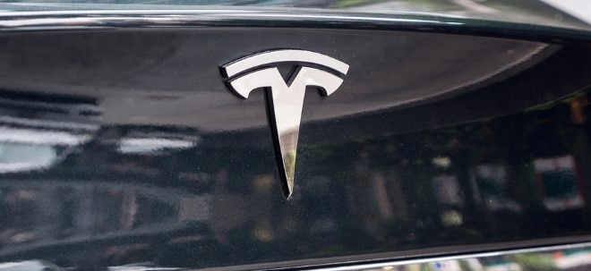 Kursziel 150 US-Dollar: NASDAQ-Titel Tesla-Aktie vorbörslich höher: Bernstein hält an Analysten-Rating fest