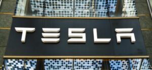 Wachsender Automarkt: NASDAQ-Wert Tesla-Aktie: Tesla plant Expansion in die Türkei