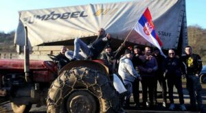 Nach Festnahme eines Polizisten: Deeskalation im Kosovo: Serbische Minderheit will Barrikaden abbauen