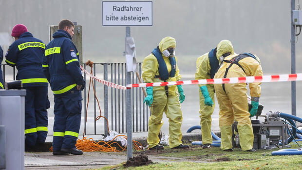 Ölleck: Nord-Ostsee-Kanal bleibt über Weihnachten gesperrt