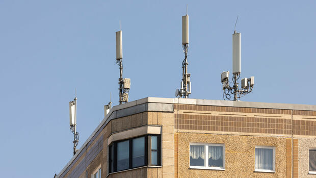 Mobilfunknetz: Netzausbau geht zu langsam: Mobilfunker müssen mit Sanktionen rechnen