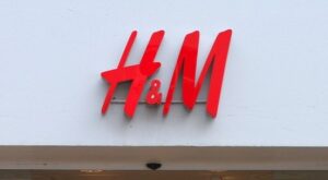 Erwartungen der Experten: Ausblick: Hennes Mauritz (H M, H&M) zieht Bilanz zum jüngsten Jahresviertel