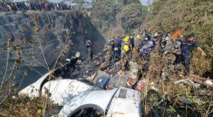 Flugzeugabsturz: Flugzeug mit 72 Insassen in Nepal abgestürzt – Mindestens 32 Tote