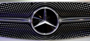 Pauschalzahlungen: Mercedes-Aktie wenig bewegt:  Mercedes schüttet Mitarbeitern Rekordprämie aus