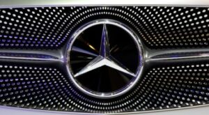 Pauschalzahlungen: Mercedes-Aktie wenig bewegt:  Mercedes schüttet Mitarbeitern Rekordprämie aus