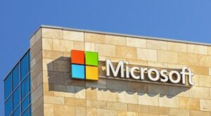 Marktbedingungen: Microsoft-Aktie im NASDAQ-Handel tiefer: Microsoft kündigt umfassenden Stellenabbau an