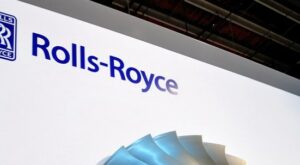 Betriebsrat alarmiert: Rolls-Royce-Aktie gibt nach: Betriebsräte rechnen mit Einsparungen und Einstellungsstopp - Rolls-Royce dementiert