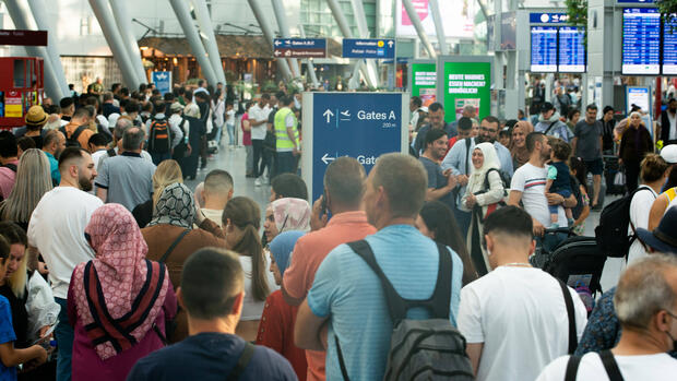 Streik an vielen deutschen Airports: Verdi ruft für Freitag zum Arbeitskampf an fast allen großen Flughäfen auf