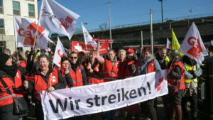 Tarifverhandlungen: Angst vor der Lohn-Preis-Spirale: Trotz sinkender Inflationsraten steigen die Lohnforderungen