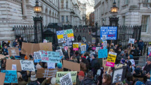 Demonstration: Britische Pflegekräfte beginnen größten Streik ihrer Geschichte