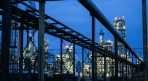 Energieversorgung: Mineralölunternehmen Hoyer erwägt Einstieg bei Raffinerie PCK Schwedt