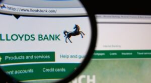 Britische Banken: Lloyds-Aktie dennoch im Plus: Rückstellungen und schwacher Immobilienmarkt drücken Gewinn auf Vorjahresniveau