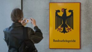 Lohngerechtigkeit: Bundesarbeitsgericht stärkt Position von Frauen bei Gehaltsverhandlungen