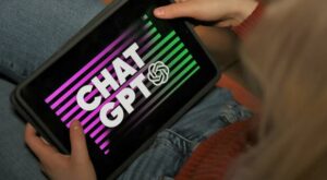 ChatGPT in Schulen: Wenn der Chatbot die Hausaufgaben schreibt