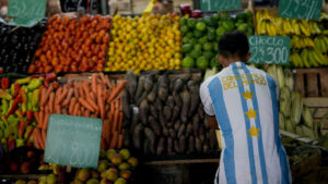 Teuerung: Mehr als 100 Prozent Inflation in einem Jahr: Argentinien findet keinen Weg aus der Preiskrise