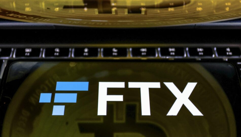 FTX-Logo und Bitcoin