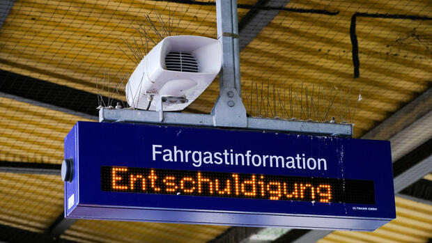 Flughafen, Bahn, Autobahn: Deutschland droht Montag wegen Warnstreiks Stillstand