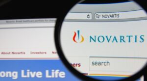 Novartis-Aktie stabil: Novartis sieht sich offenbar nach Interessenten für umsatzschwache Augenmittel um
