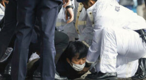 Anschlag: Nach Explosion: Japans Ministerpräsident unverletzt