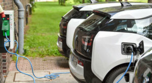 Elektromobilität: Zahl der Schnellladepunkte für E-Autos steigt deutlich