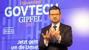 Handelsblatt GovTech-Gipfel: „Den Scheißdreck macht der Computer“: Justizminister Buschmann preist die Vorteile der Digitalisierung