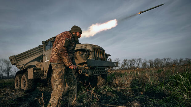 Ukraine – Die Lage am Morgen: Kiew sieht Gegenoffensive nicht gefährdet – Schwere Kämpfe an allen Teilen der Ostfront