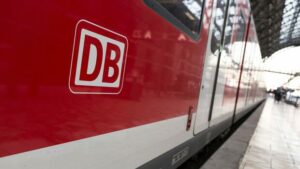 Verkehr: Deutsche Bahn: 250.000 Deutschlandtickets in drei Tagen verkauft