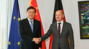 Beziehungen: Chinas Außenminister traf auch Scholz in Berlin