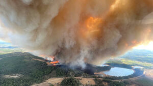 Rekordtemperaturen: Zahlreiche Waldbrände in Kanada: Tausende Menschen evakuiert