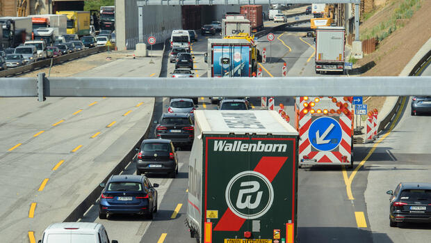 Verkehrswege: Mehr Tempo für Straßen und Schienen – aber wie viel genau?