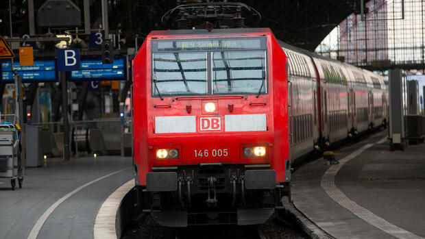 Tarifverhandlungen: Bahn und EVG nähern sich bei Tarifrunde an