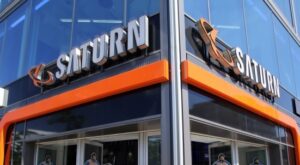 Ceconomy-Aktie verlustreich: Ceconomy-Töchter Mediamarkt und Saturn gliedern Reparaturservice in Kundenberatung ein - Tochtergesellschaften schließen