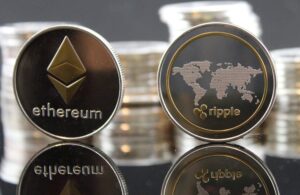 Ethereum und XRP Münzen