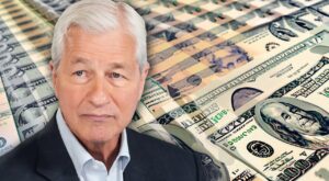 JPMorgan CEO Jamie Dimon Calls 2023's Banking Fiasco a 'Mini Crisis', Foresees Consumer Savings Depleted by Year's End – Economics Bitcoin News
