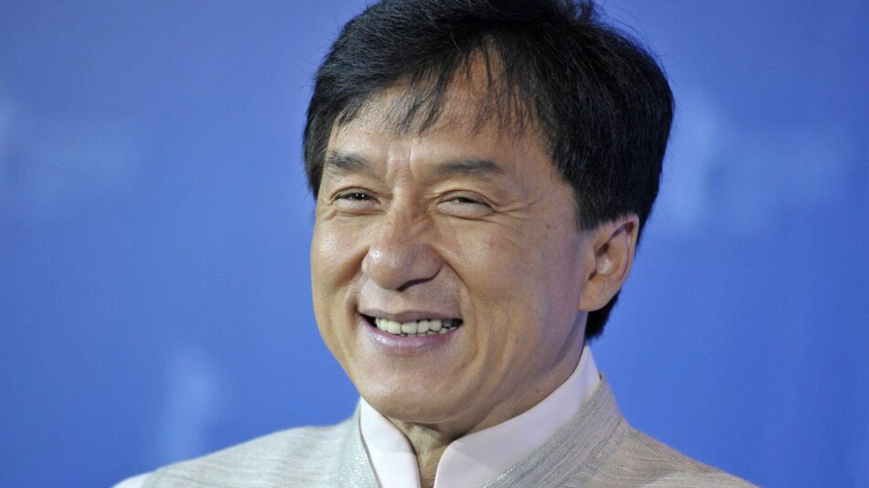 Jackie Chan in Tränen: Vater-Tochter-Video geht viral – aber das steckt wirklich dahinter