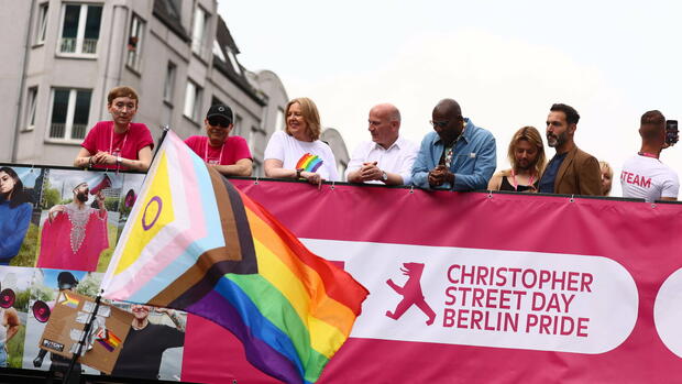 LGTBQIA-Rechte: Wegner stellt beim CSD in Berlin Grundgesetzänderung in Aussicht