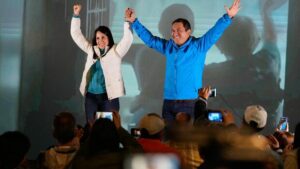 Ecuador: Präsidentschaftswahl in Ecuador: Kandidaten gehen in Stichwahl